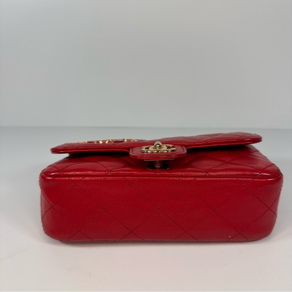 Lambskin Quilted Extra Mini V For Victory Flap Red - Picture 9 of 16